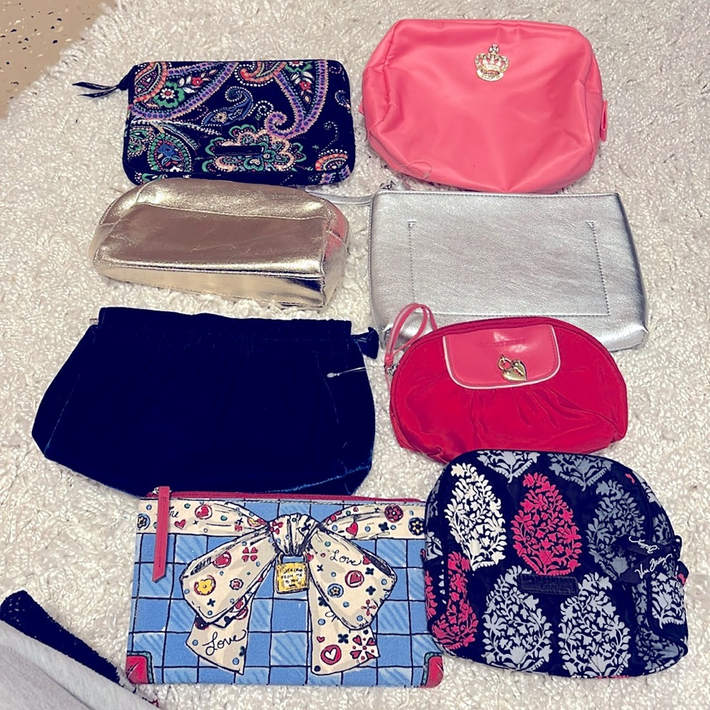 Victoria's Secret, Lancôme, juicy, V Bradley, banana rep, brigt
Cosmetics bags